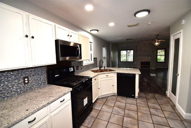 Building Photo - 21022 Creek Edge Ct