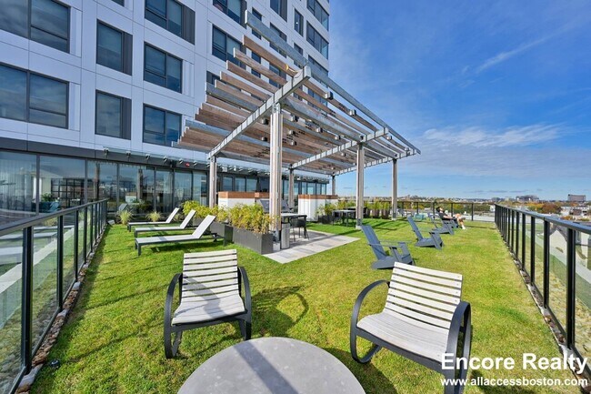 Building Photo - 425 Massachusetts Ave