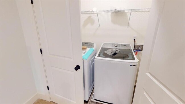 Building Photo - 5873 Greystone Dr