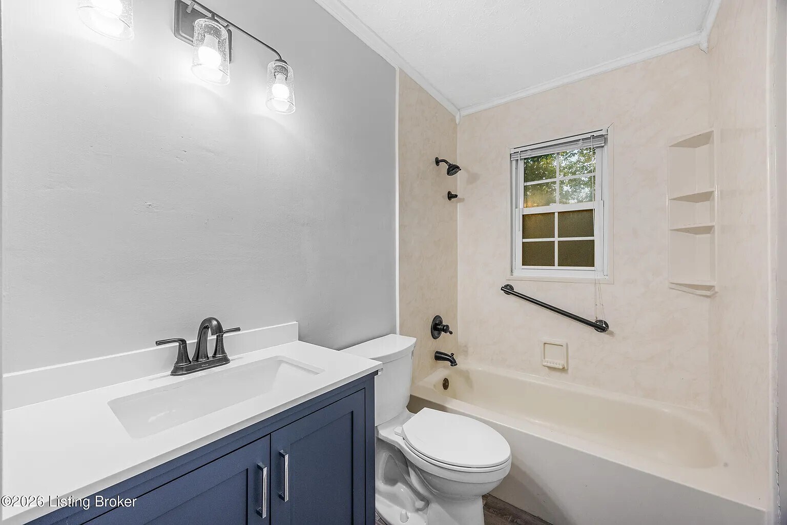 Building Photo - 6900 Heavrin Ave