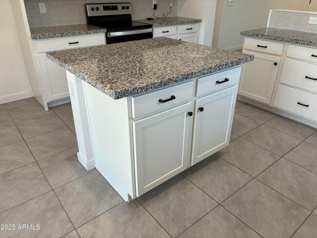 Building Photo - 16878 W Diana Ave