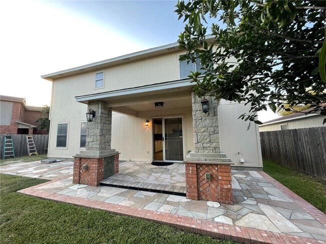 Building Photo - 102 Brentwood Dr