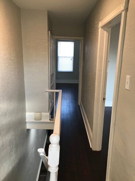 Building Photo - 6439 Glenmore Ave