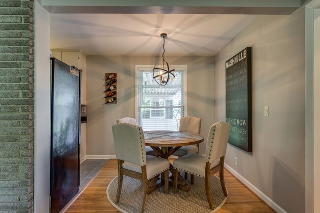 Building Photo - Crieve Hall Ranch with Studio