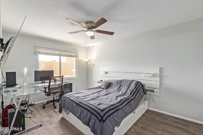 Building Photo - 948 S Alma School Rd