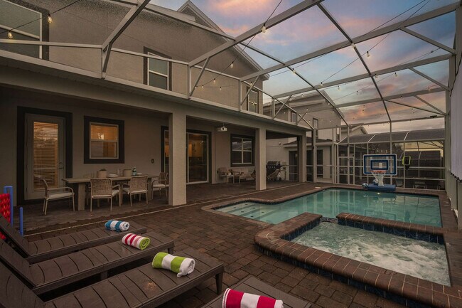 Building Photo - 9052 Sommerset Hills Dr