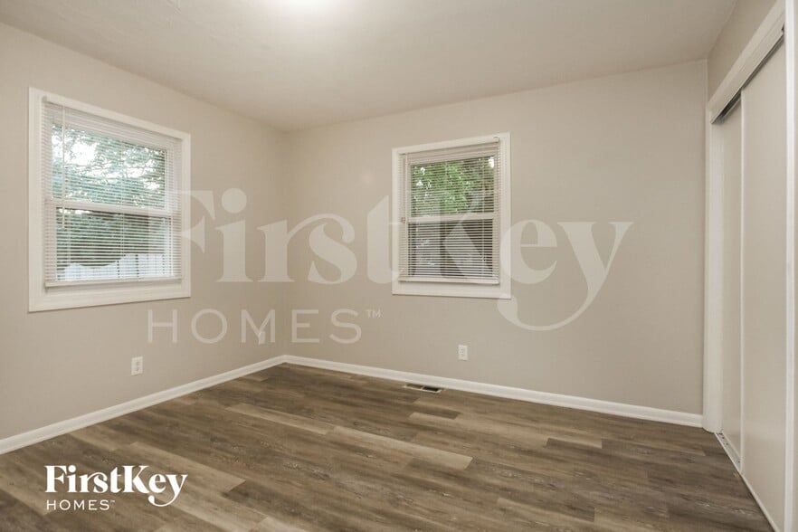 Building Photo - 302 Corottoman Ct