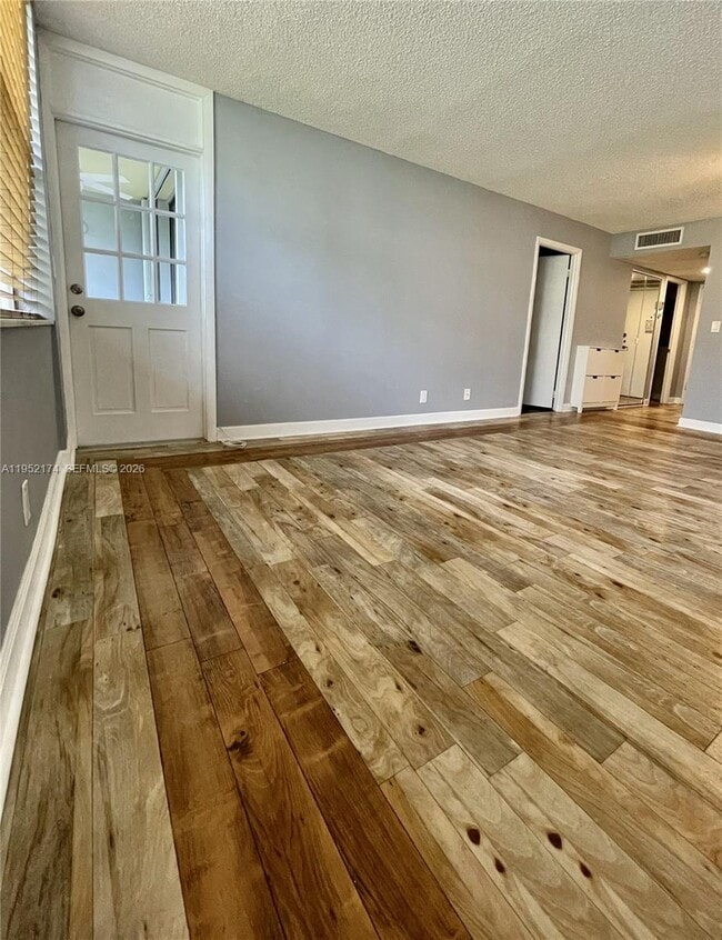 Building Photo - 2751 Taft St