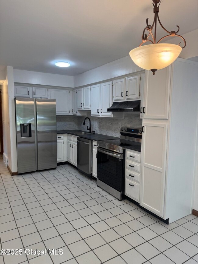 Building Photo - 103 Stone Ridge Ct
