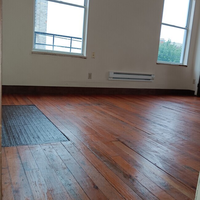 Building Photo - 2148 Auburn Ave