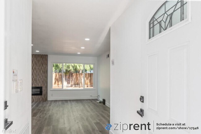 Building Photo - 3 br, 2 bath House - 999 Rawlings Drive, S...