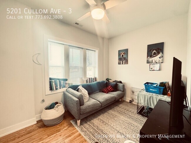 Building Photo - 5201 W Cullom Ave