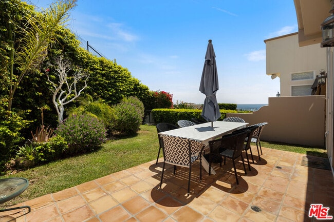 Building Photo - 6450 Lunita Rd