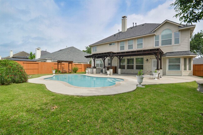 Building Photo - 15707 Sandisfield Ln