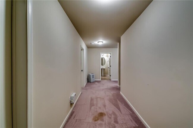 Building Photo - 2216 Golden Eagle Dr