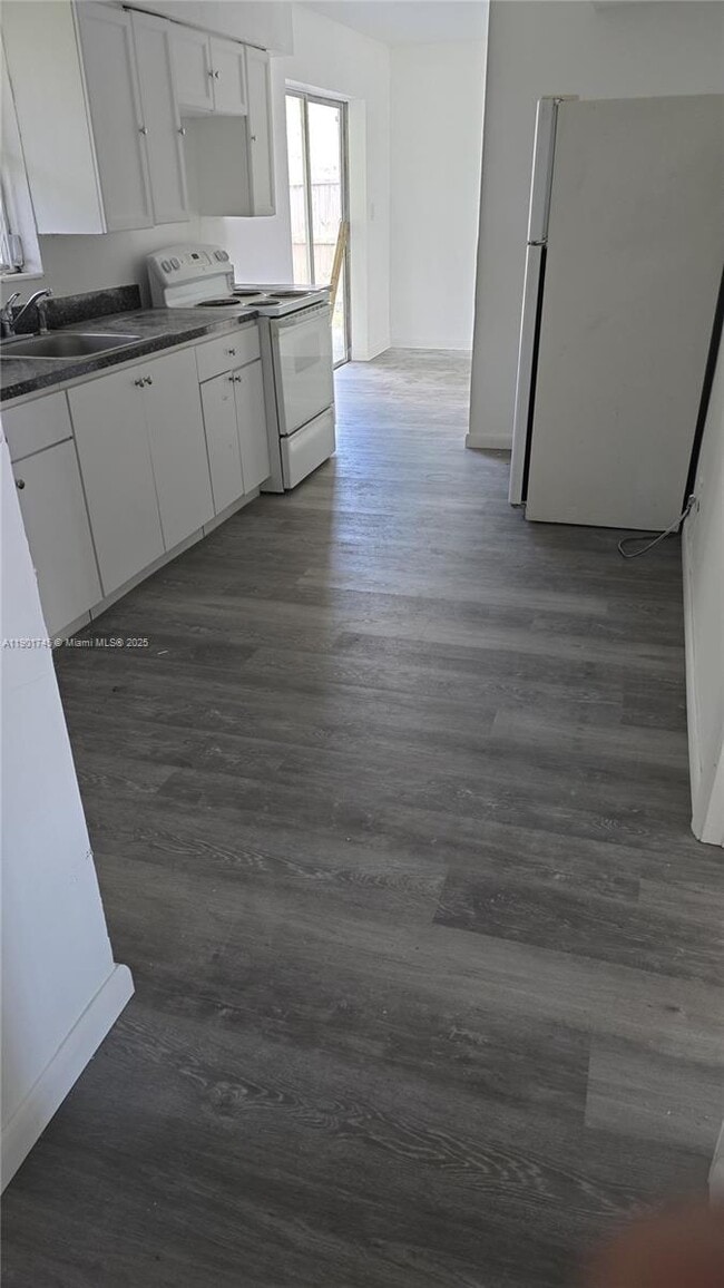 Building Photo - 5167 Pat Pl