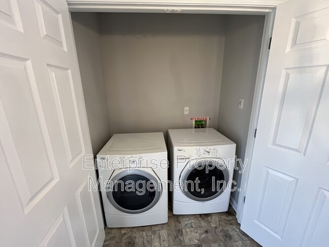 Building Photo - 2722 Virginia Woods Pl