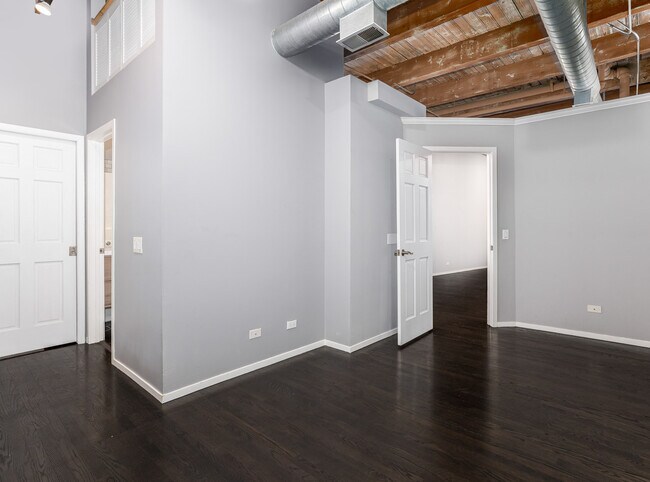 Building Photo - 2300 W Wabansia Ave