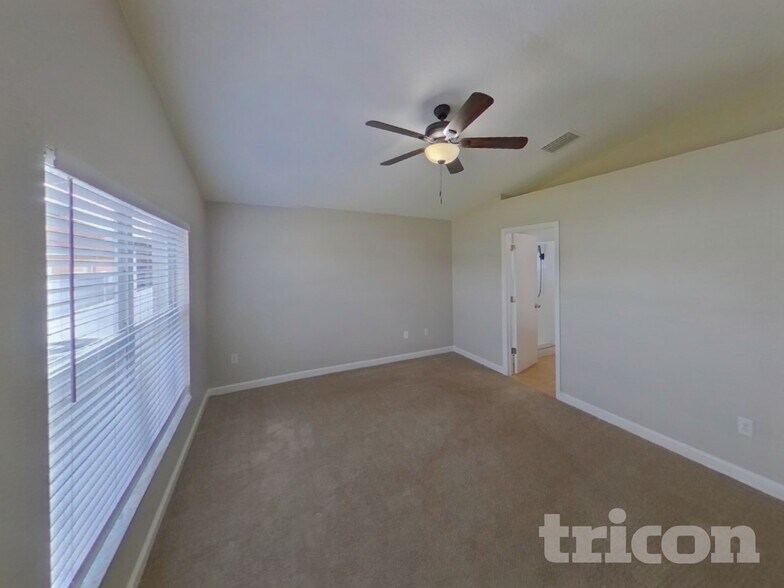 Building Photo - 945 Ridge Haven Dr