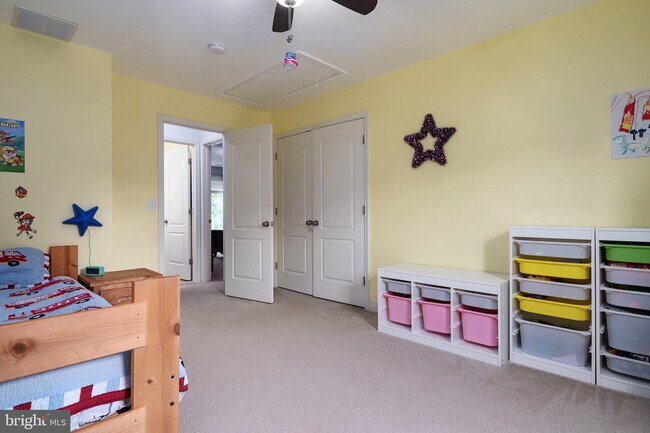Building Photo - 132B Pineview Ave