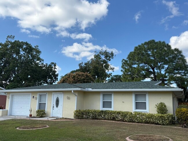 Building Photo - 486 NE Solida Cir