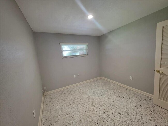Building Photo - 25601 Laylaine Dr