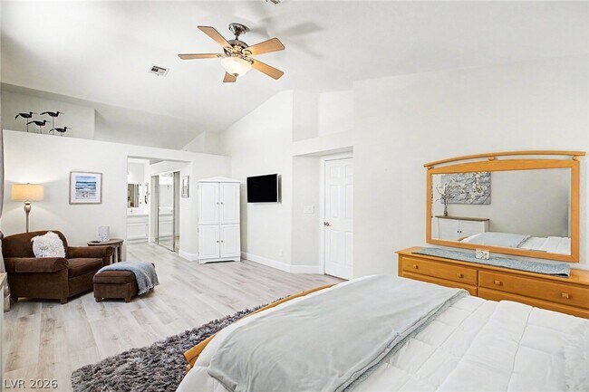 Building Photo - 2025 Shining Feather Ln