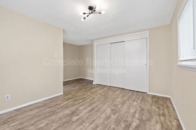 Building Photo - 2019 Raven Dr