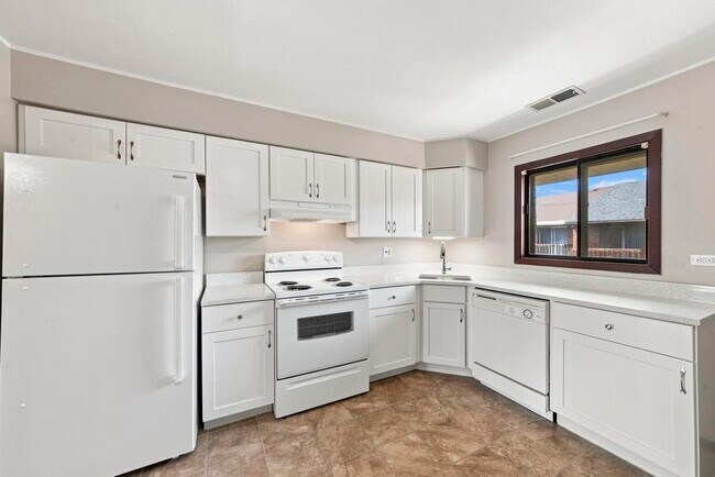 Building Photo - 6408 Nature Dr