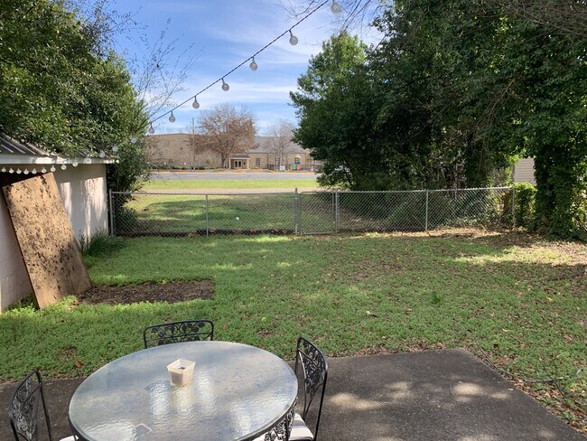 Building Photo - 1705 5th Ave