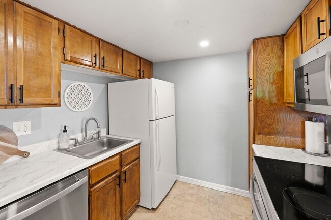 Building Photo - Beautiful Southwest Colorado Springs Condo Near Fort Carson