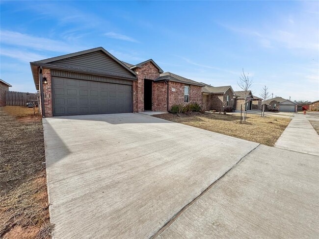 Building Photo - 10512 SW 41st St