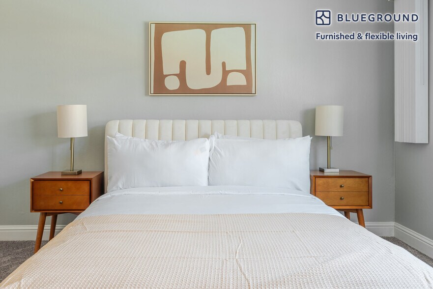 Building Photo - 2019 Shore Line Dr