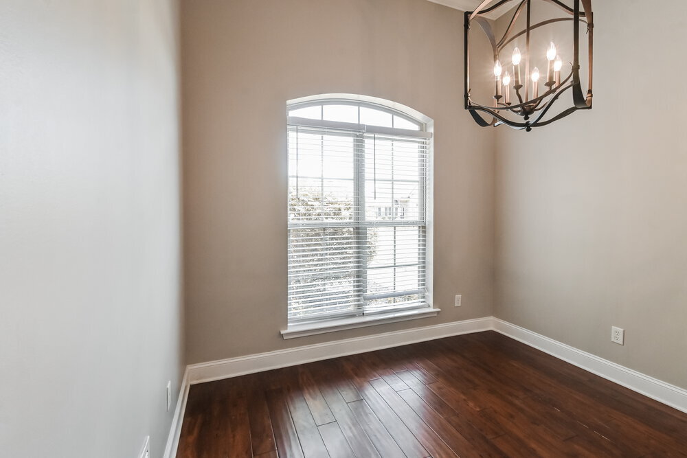 Building Photo - 2580 Woodcutter Dr