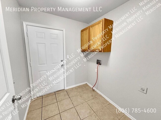 Building Photo - 531 N. Clinton-