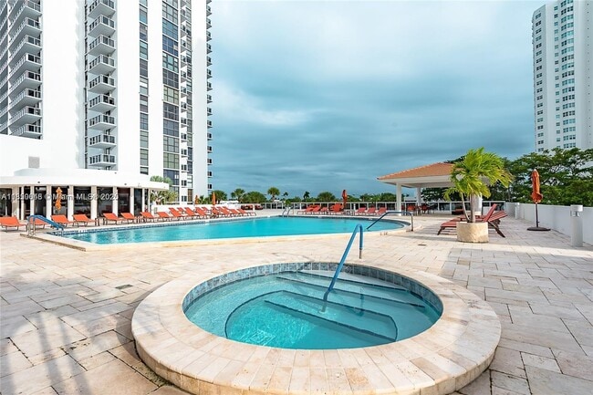 Building Photo - 20505 E Country Club Dr