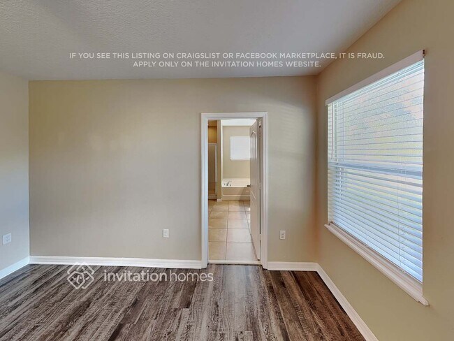 Building Photo - 942 Grapewood St