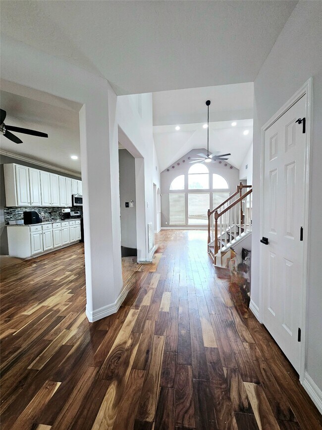 Building Photo - 3629 Pine Valley Dr