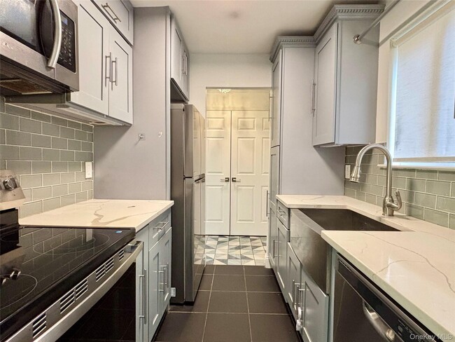 Building Photo - 12 Granada Crescent