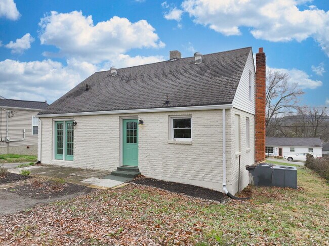 Building Photo - Renovated East Nashville Home | 3BR + Washer/Dryer + Off-Street Parking