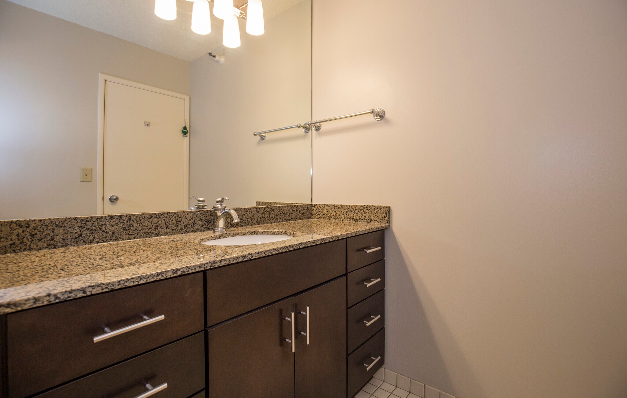 Bathroom 2 - 1660 N Prospect Ave