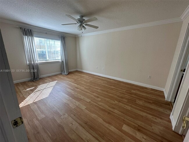 Building Photo - 151 NE 16th Ave