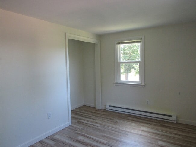 Building Photo - 47 Vinebrook Rd