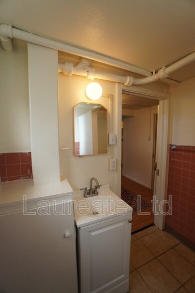 Building Photo - 2425 S Humboldt St