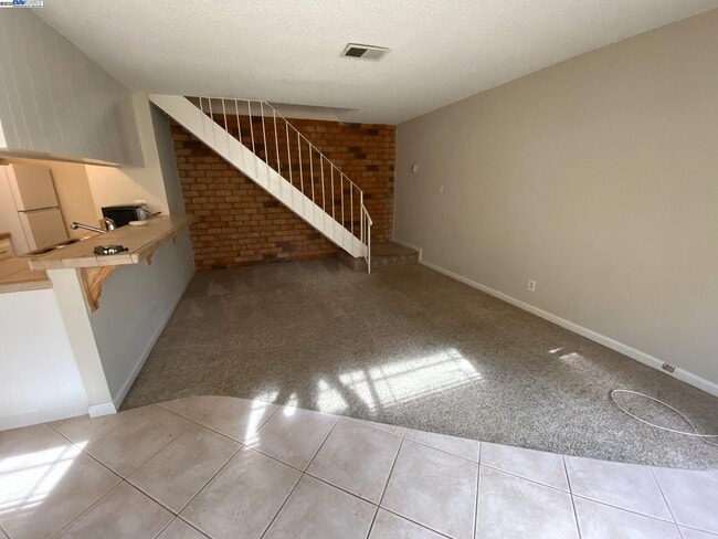 Building Photo - 2114 Peppertree Way
