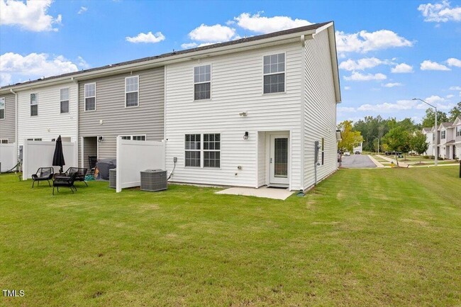 Building Photo - 96 March Crk Dr