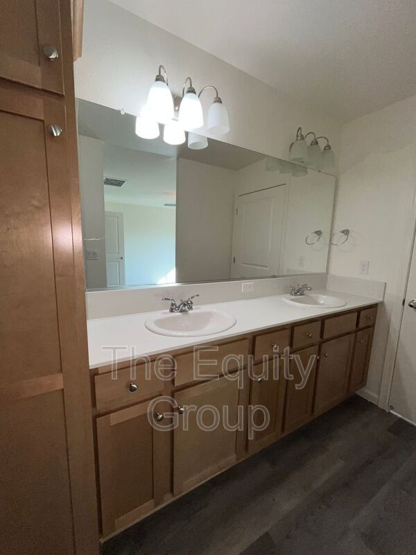 Building Photo - 7031 W Wren Ave