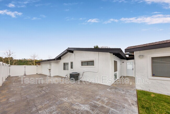 Building Photo - 27220 Seco Canyon Rd