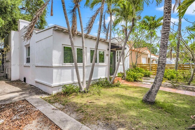 Building Photo - 429 NE 73rd St