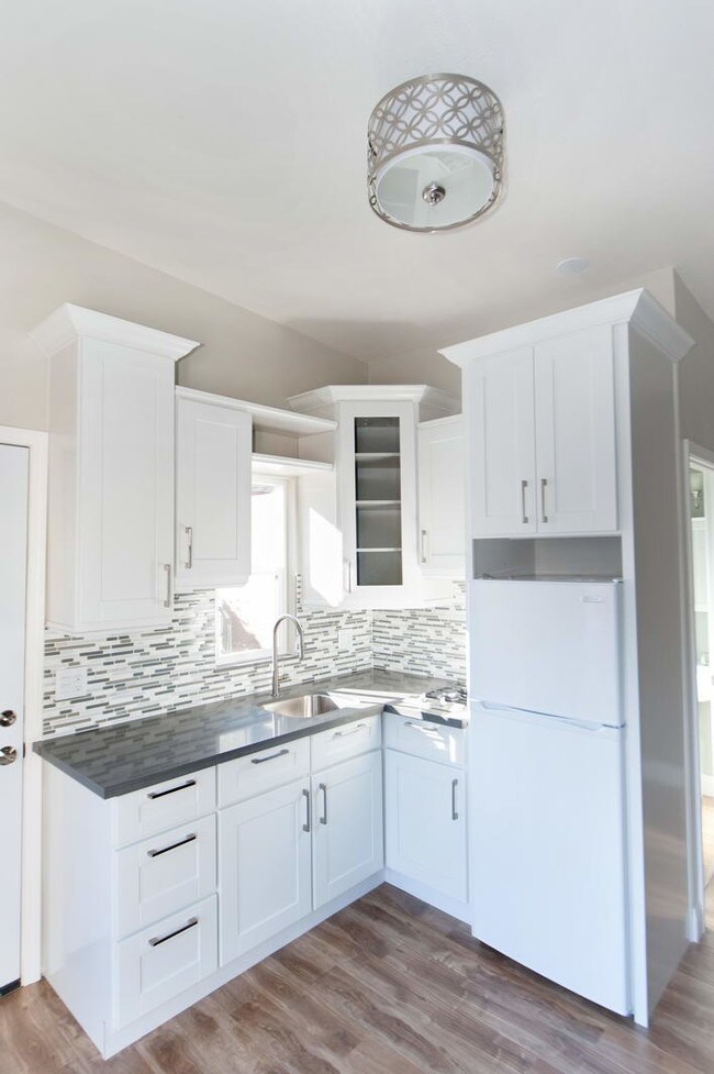 Building Photo - 1535 Livonia Ave